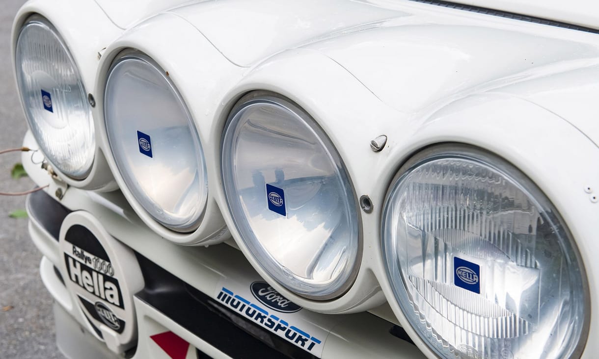 700+ lóerős és 34 éves ez az eladó sorba került Ford RS200