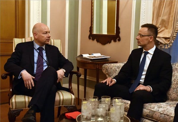 Lemondott Amerikában a közel-keleti béketerv egyik kidolgozója