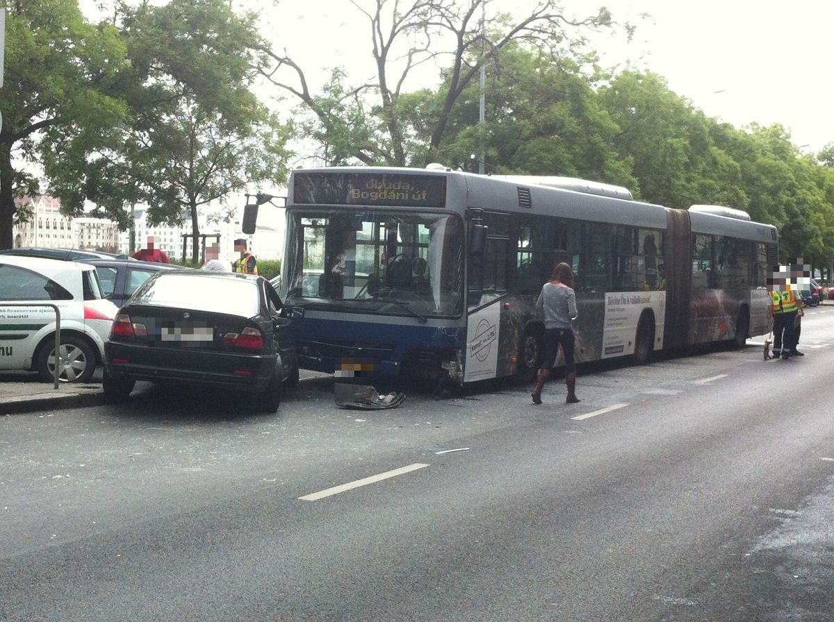 Karambolozott a 86-os busz
