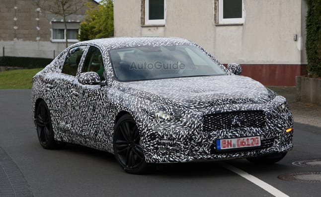 Új sportszedánt mutat be az Infiniti Detroitban