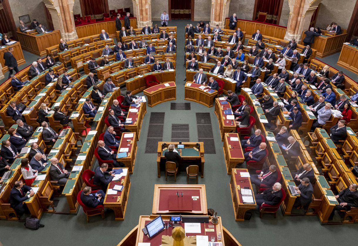Oroszbarát tagozat már nincs, ukránbarát pedig még csak papíron létezik a parlamentben