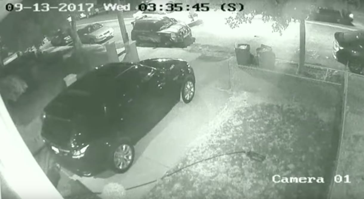 Instant karma: bosszút állt az autós, akinek beálltak a garázsfeljárója elé
