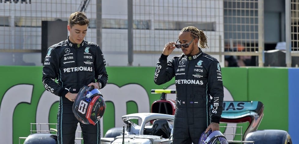 Nézz körül, Lewis! Itt vannak a fiatalok, és mind ugyanazt akarják