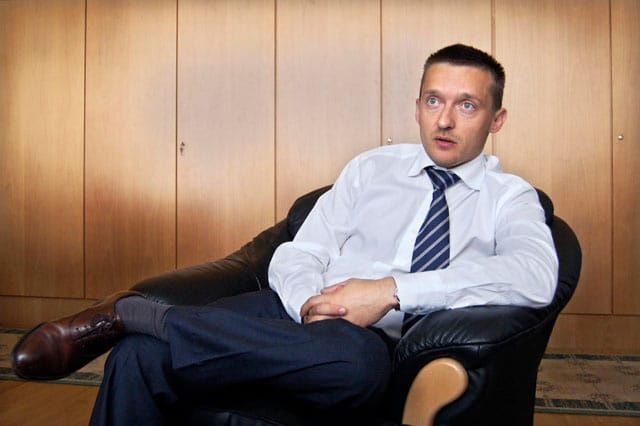 5 nyomós ok, amiért Rogán Antalnak azonnal repülnie kell