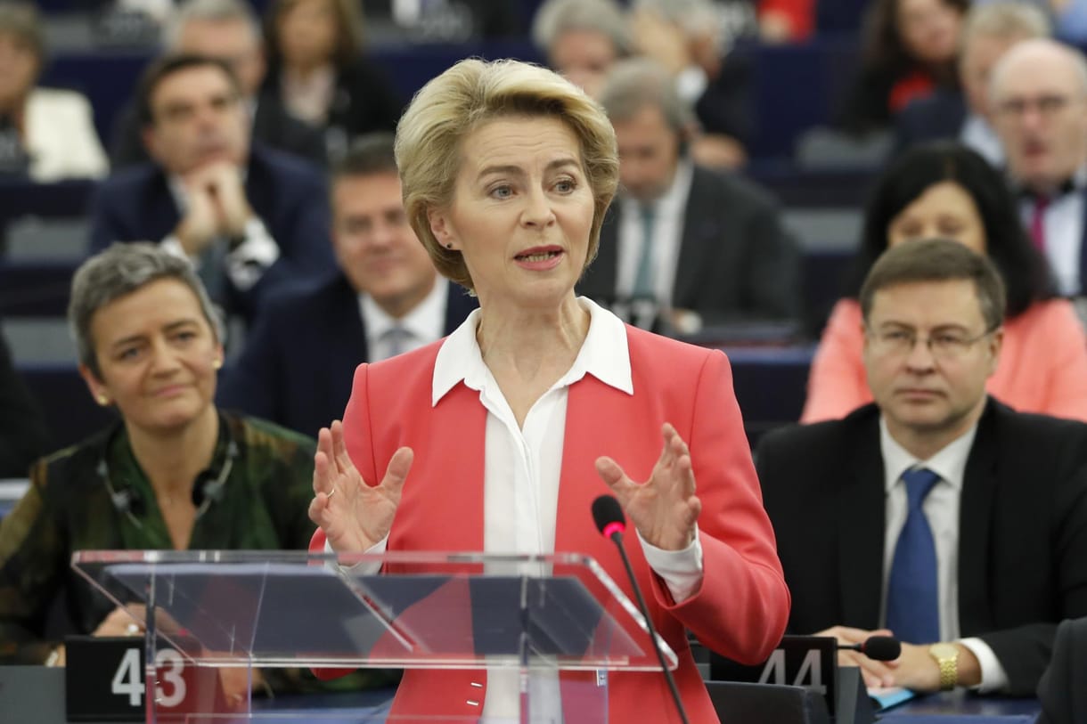 Megszavazták a Várhelyivel felálló Európai Bizottságot