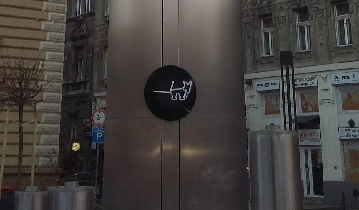 Újra pénzt lejmol a Kétfarkú Kutya Párt