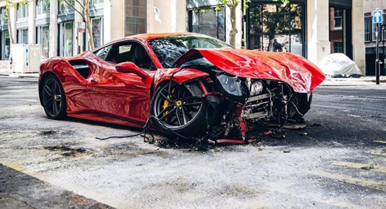 London közepén törte össze bérelt Ferrariját egy rapper