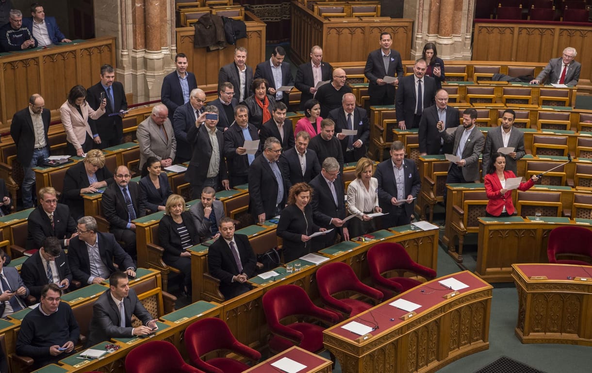Akár kampány közben is visszahívhatók lesznek az ellenzéki jelöltek, ha botrányba keverednek
