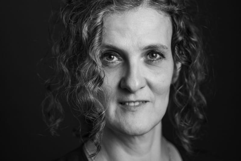 Áldozatul esett nők és pusztító szenvedély áll Nagy Gabriella új regényének fókuszában