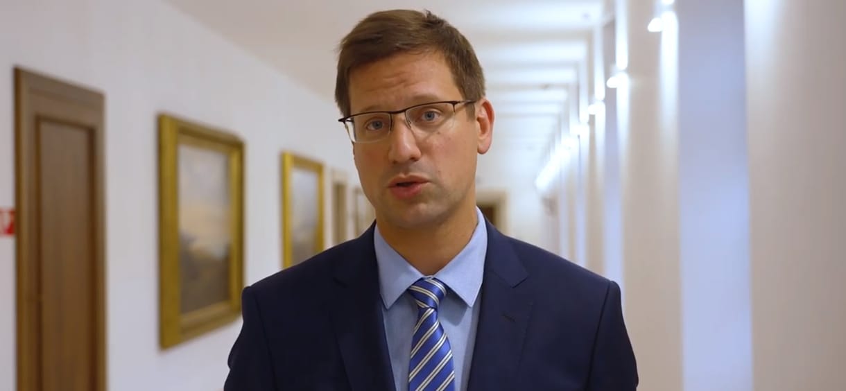 Gulyás Gergely a békét és a 