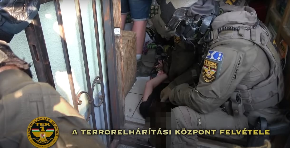 Letartóztatták a négy embert megkéselő 19 éves lányt