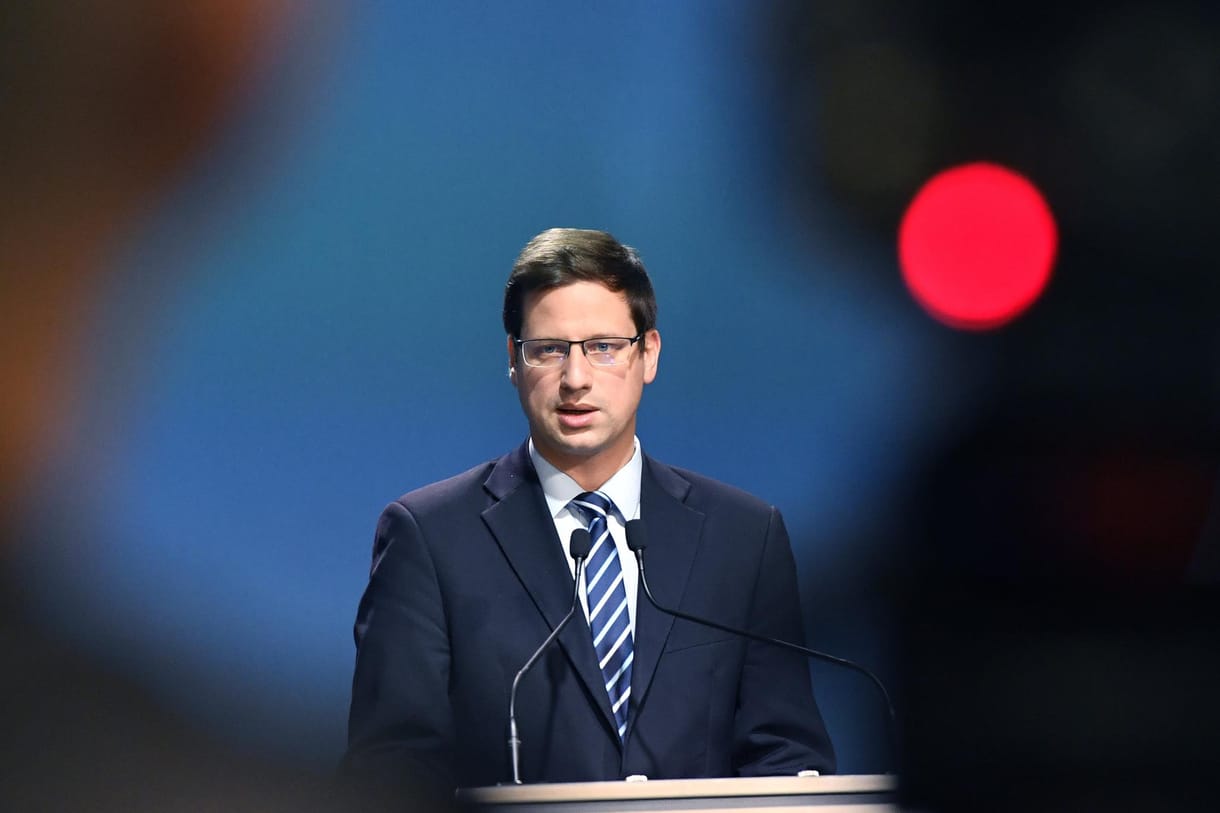 A Fidesz már maradna a Néppártban