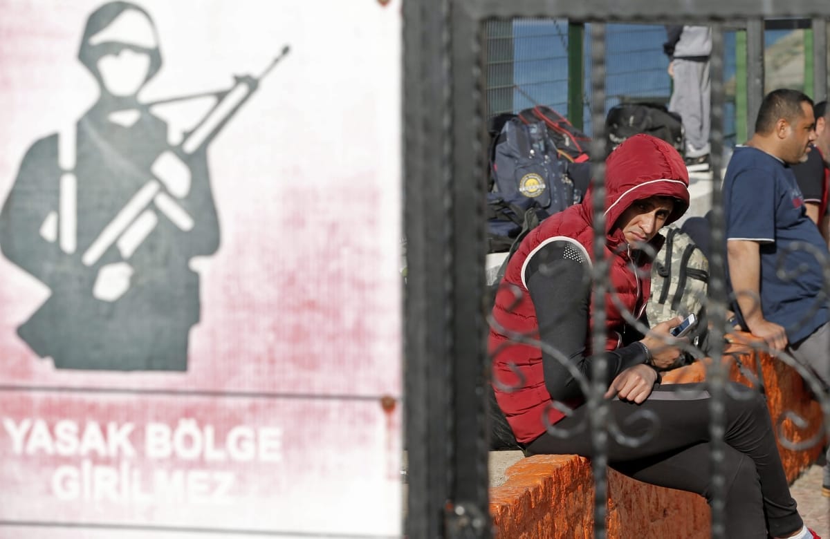 Magyar rendőrök kísérhetnek vissza menekülteket Törökországba
