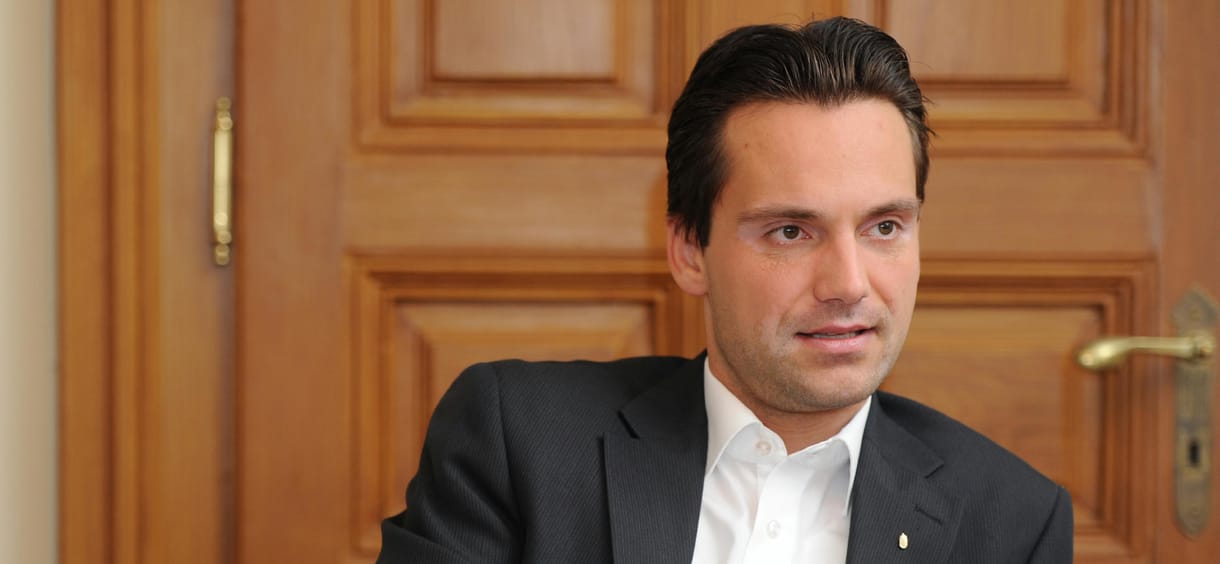 „Műtárgy, ne dobd ki” – Havasi Bertalan a féltve őrzött kólásdobozról, amelyből Orbán Viktor ivott – HVG-portré 2012-ből