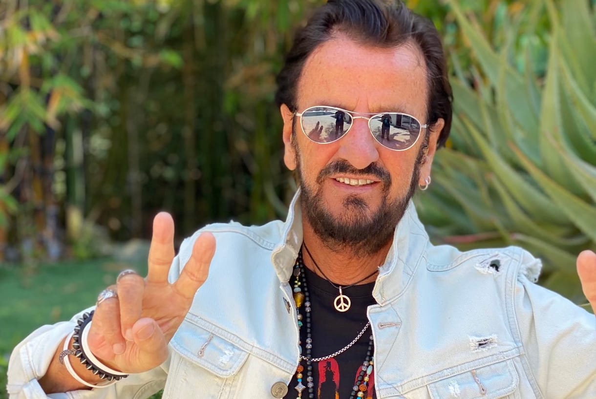81 évesen, több mint fél évszázaddal a Beatles feloszlása után átvette diplomáját Ringo Starr