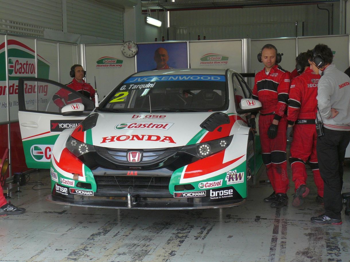 Nyúzzák az idei WTCC-autókat Valenciában – fotók