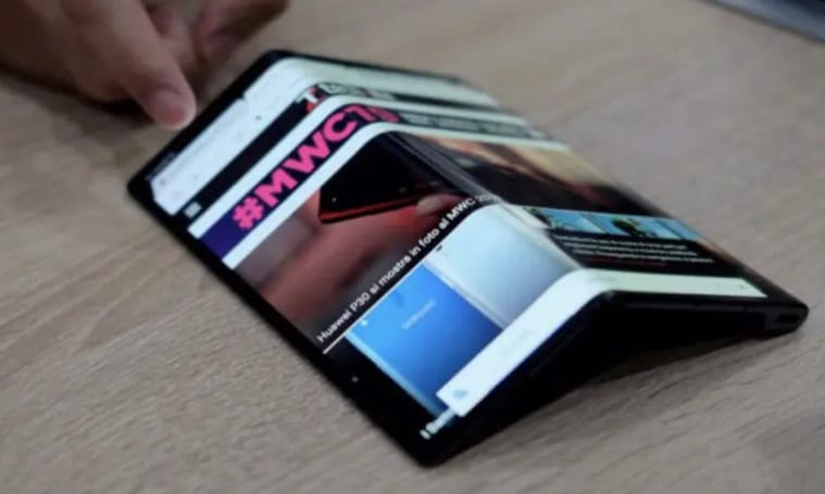 Állítólag már két összehajtható iPhone-on is dolgozik az Apple, és egy meglepetés is jöhet
