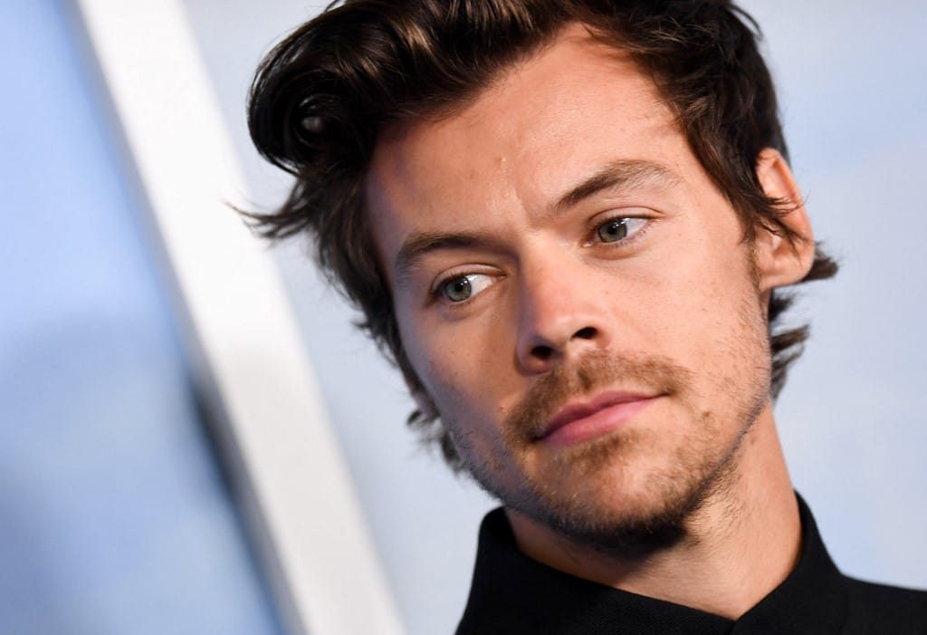 Egy átizzadt sportcipőből ivott Harry Styles – tényleg olyan gusztustalan, mint amilyennek hangzik