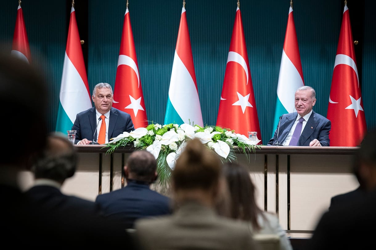 Orbán: Magyarország nagyobb és közvetlen pénzügyi támogatást kér Ankarának