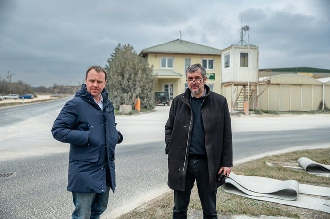 Daniel Freund azt gyanítja, Magyarország állhat amögött, hogy telefonját izraeli kémszoftverrel akarták megfertőzni