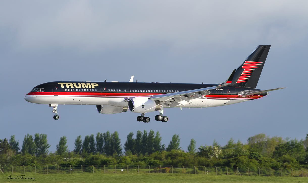 Ha ez a felvétel igazi, akkor Donald Trump (pilótája) egy apró, de remek poént kapott a légiforgalmi irányítóktól