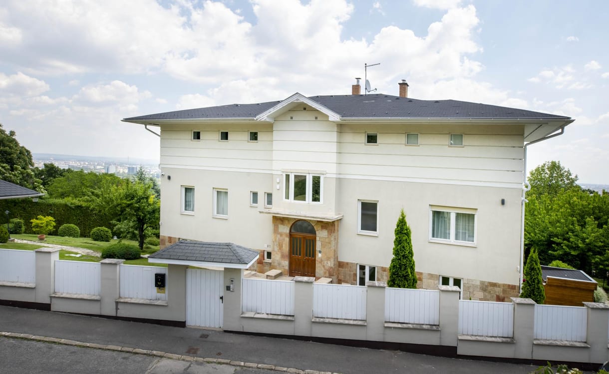 250 milliós per tárgya lett a Kádár-villa