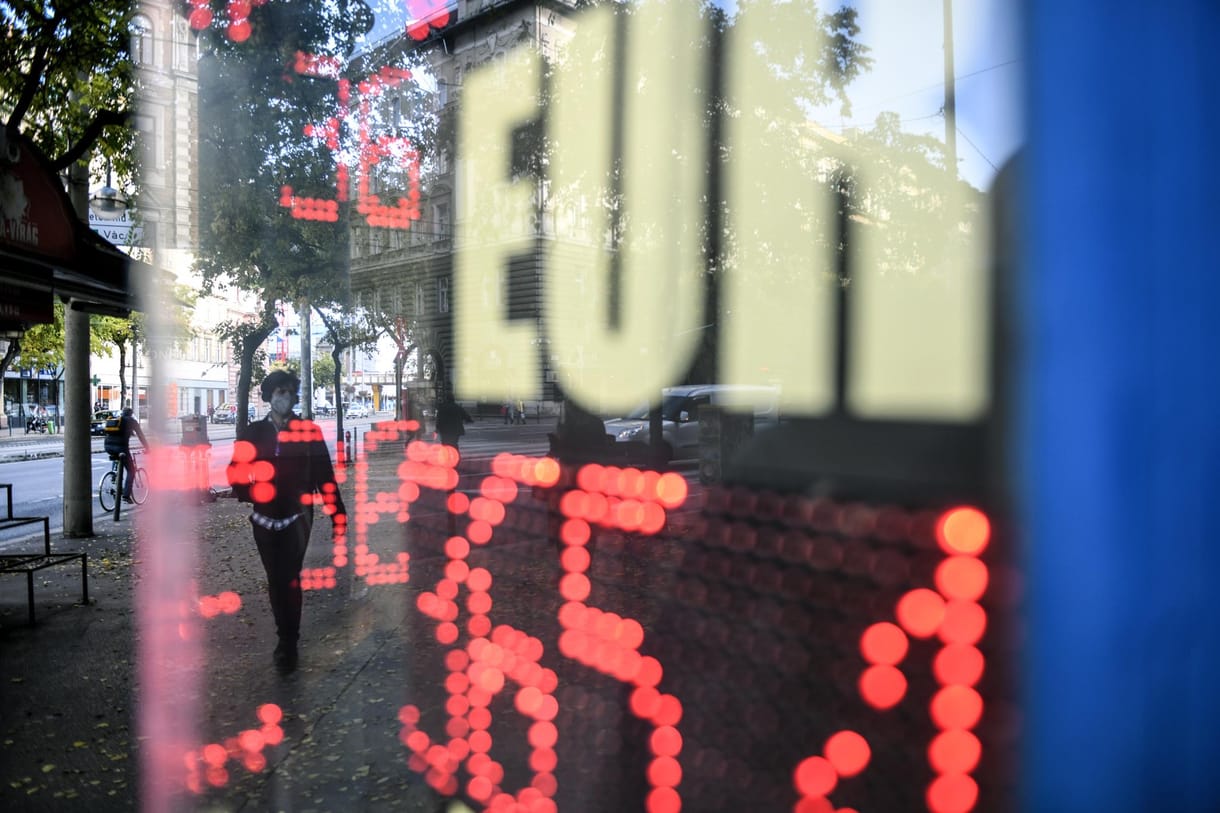 367 forintba kerül egy euró