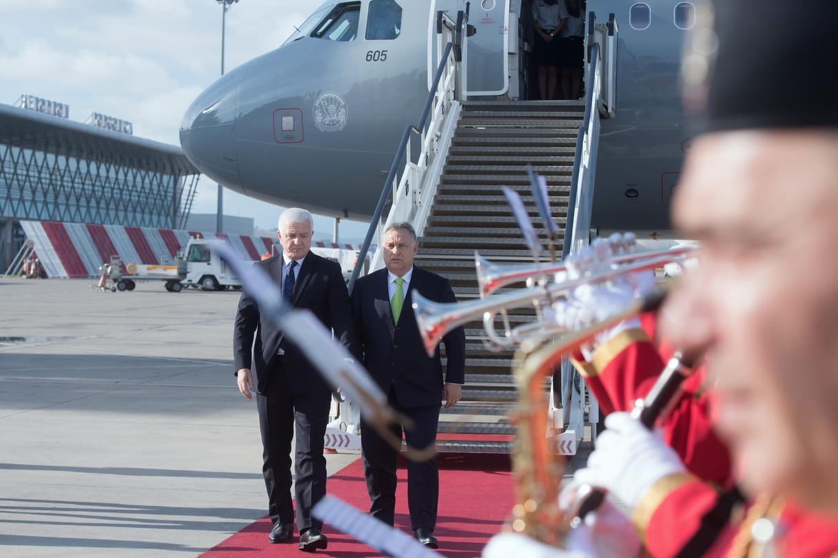 Titkolja a HM, hogy ki használja Orbánon kívül a 