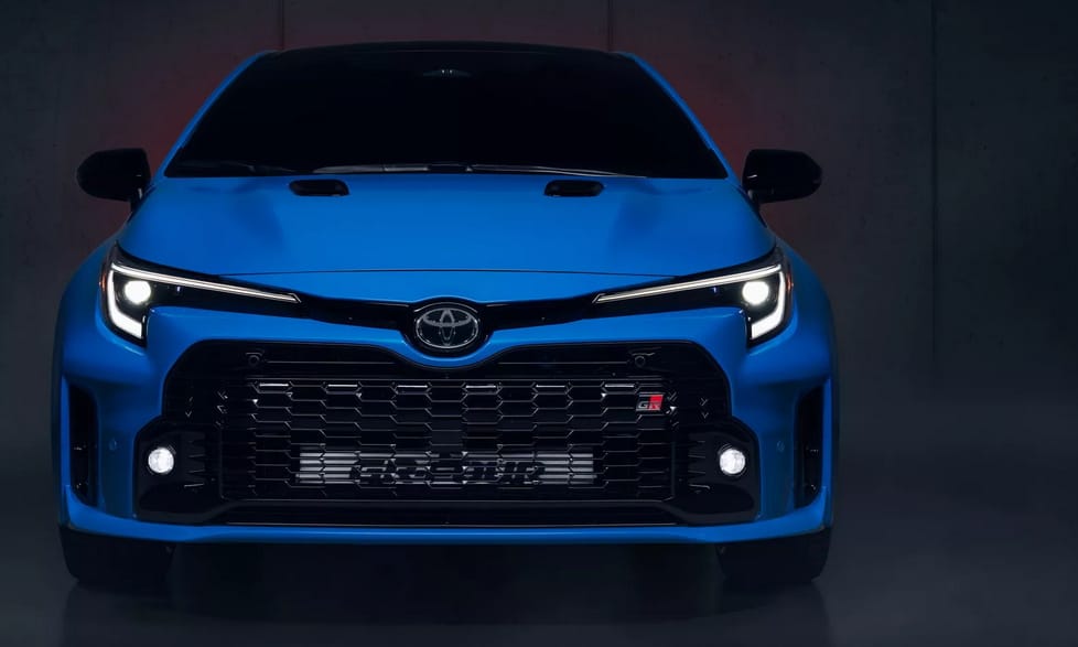 Itt a Toyota legújabb 300 lóerős izgalmas GR Corollája