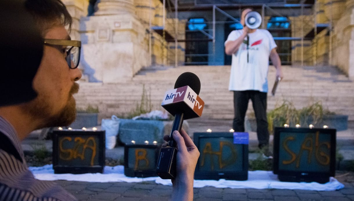 A Hír Tv is elment tudósítani a beszántása elleni tüntetésre