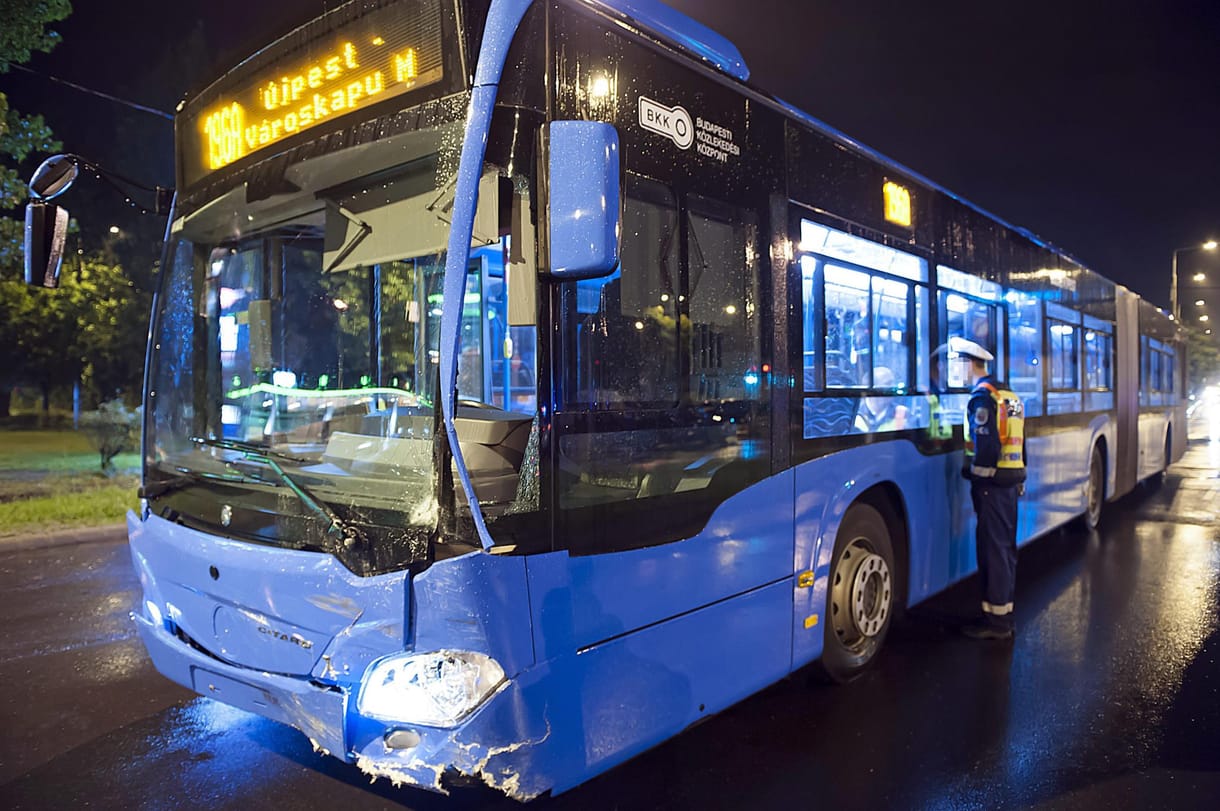 Minden nap 4 olyan BKV-s baleset történik, ahol nem a sofőr a hibás