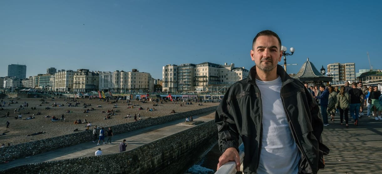 A közmédia műsorvezetője volt, majd inkább elment mosogatni az Egyesült Királyságba