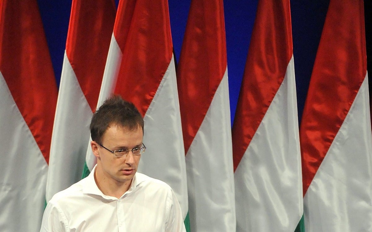 Szijjártó utánlövésnek nevezte az MSZP devizahiteles javaslatát