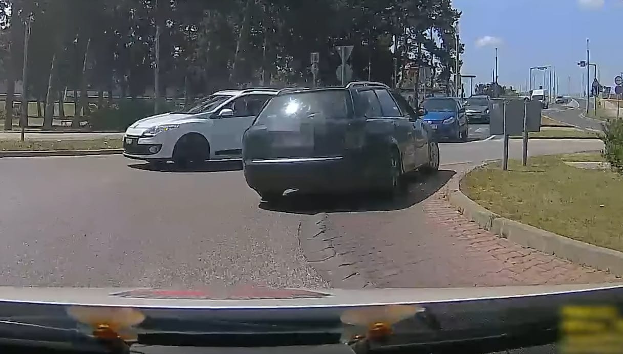 Mindent bevetett egy győri ámokfutó, de nem léphetett meg a rendőrök elől – videó