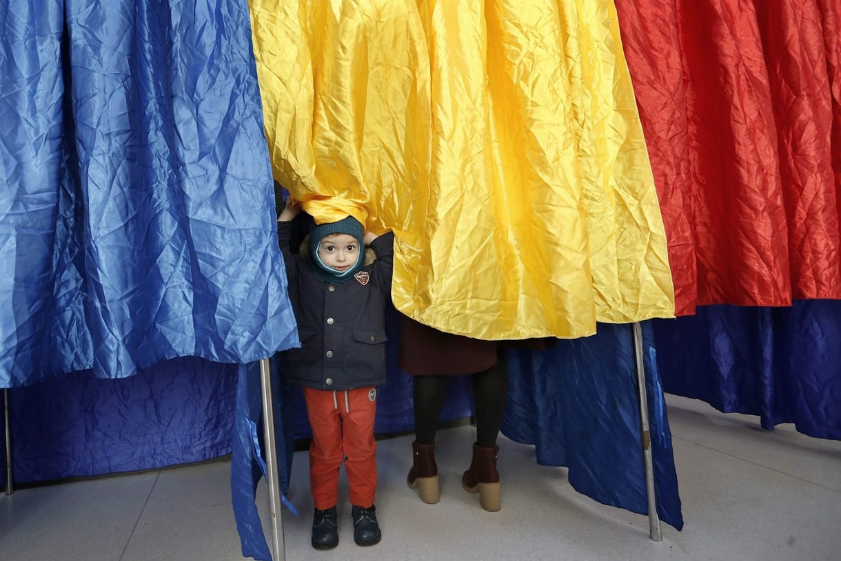 Befejeződött a romániai népszavazás, valószínűleg érvénytelen a referendum