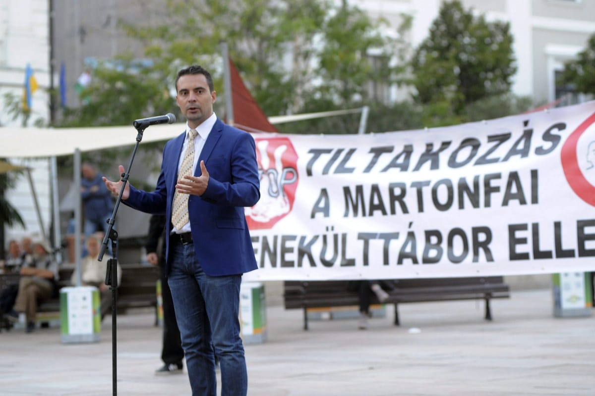 Elindította szavazását a Jobbik a menekültkvótákról