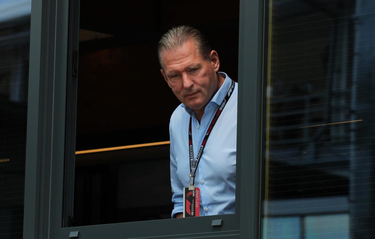 Beleszállt Max Verstappen apja a Red Bull csapatfőnökébe