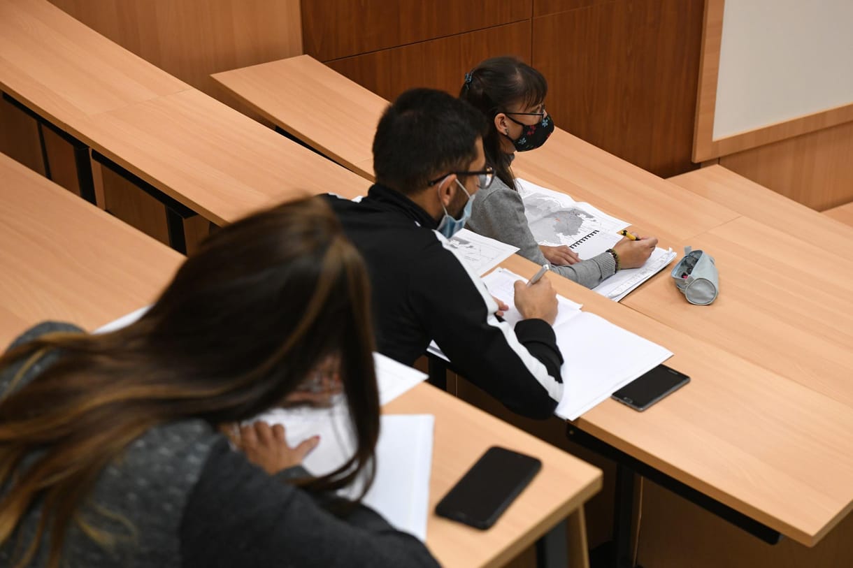 Külföldön élő fiatal magyaroknak indít ösztöndíjprogramot a kormány