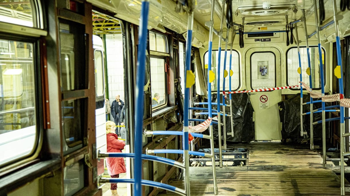 Február végére javíthatják ki a legjobban szétrohadt metrókocsikat – videó