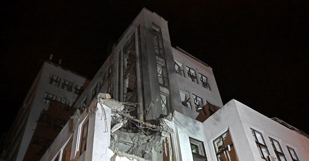 Orosz bombatámadás érte Harkiv ikonikus, szovjet időkből származó műemlék épületét
