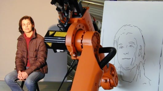 Meglepő: arcképet készít az ipari robot