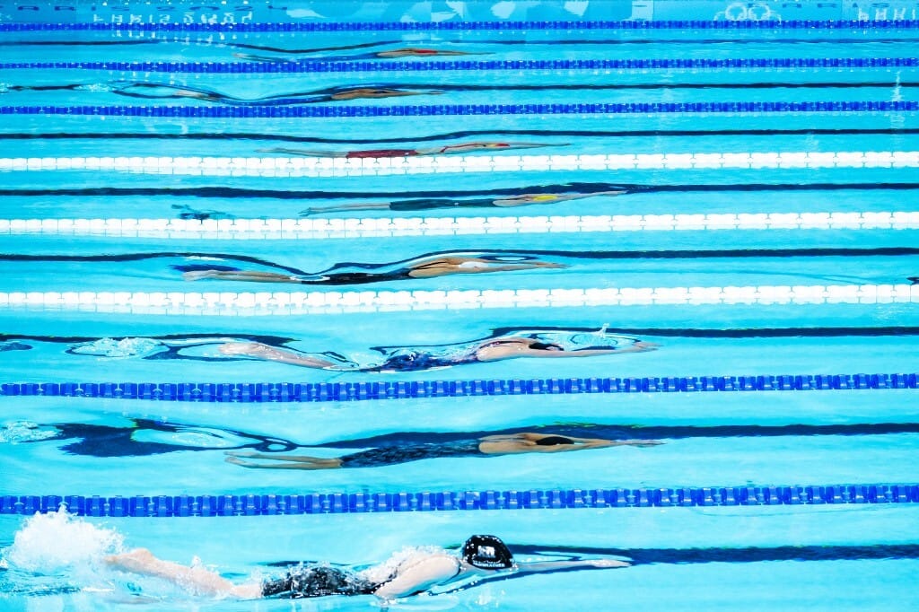 Hibáztak a szervezők, sok úszó egyszerűen lefejelte a falat egy tokiói versenyen