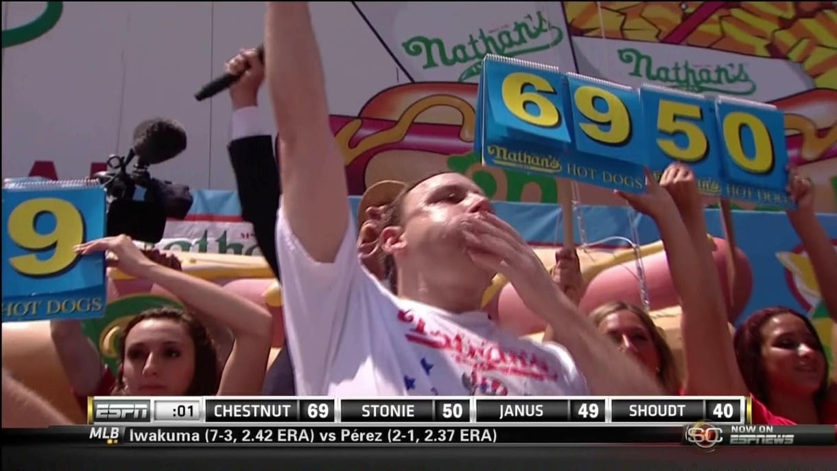 Megenne 70 hotdogot 10 perc alatt?