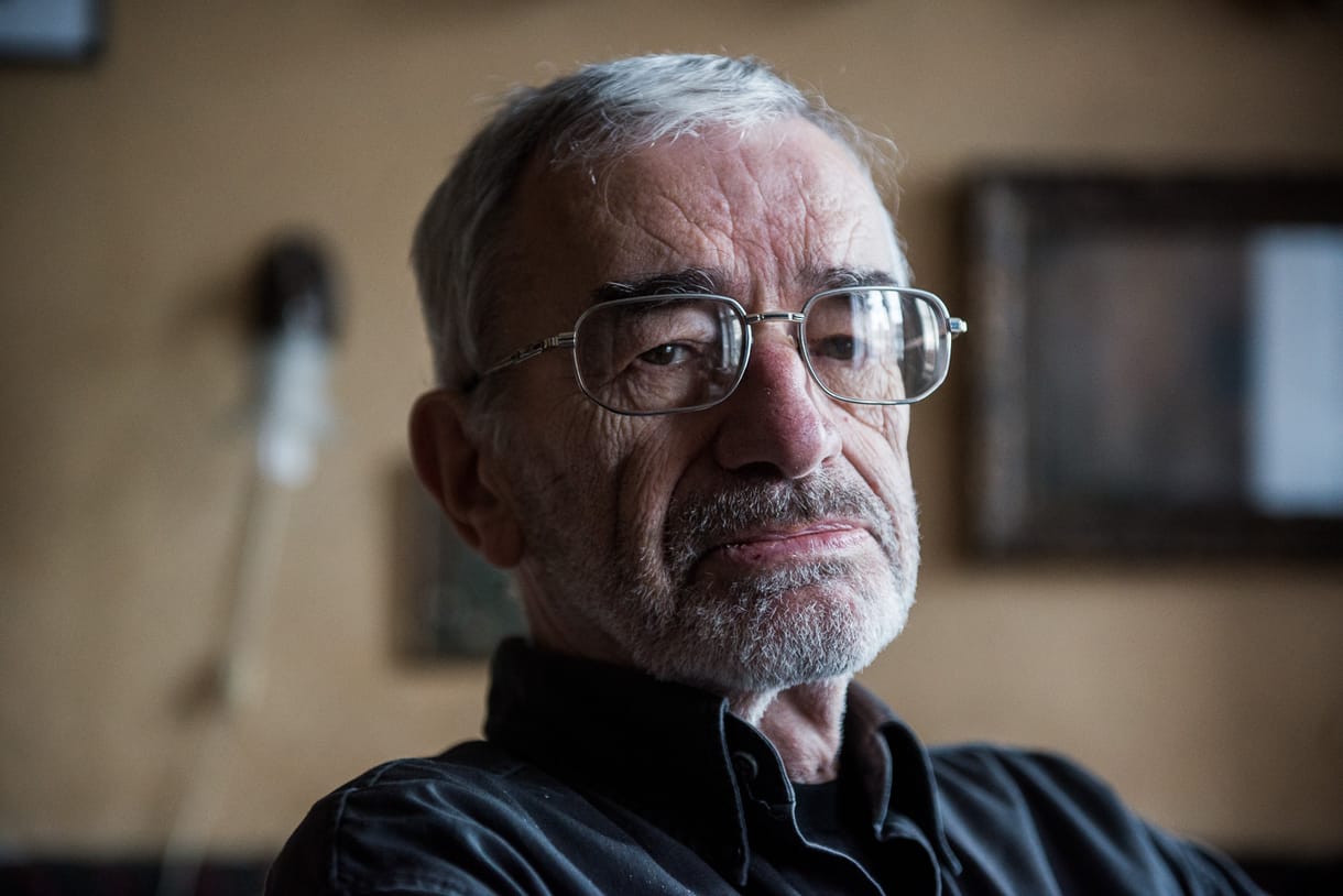 Műhelytitkokat, akciófilmbe illő jeleneteket is megoszt Bodor Ádám interjúkötetében