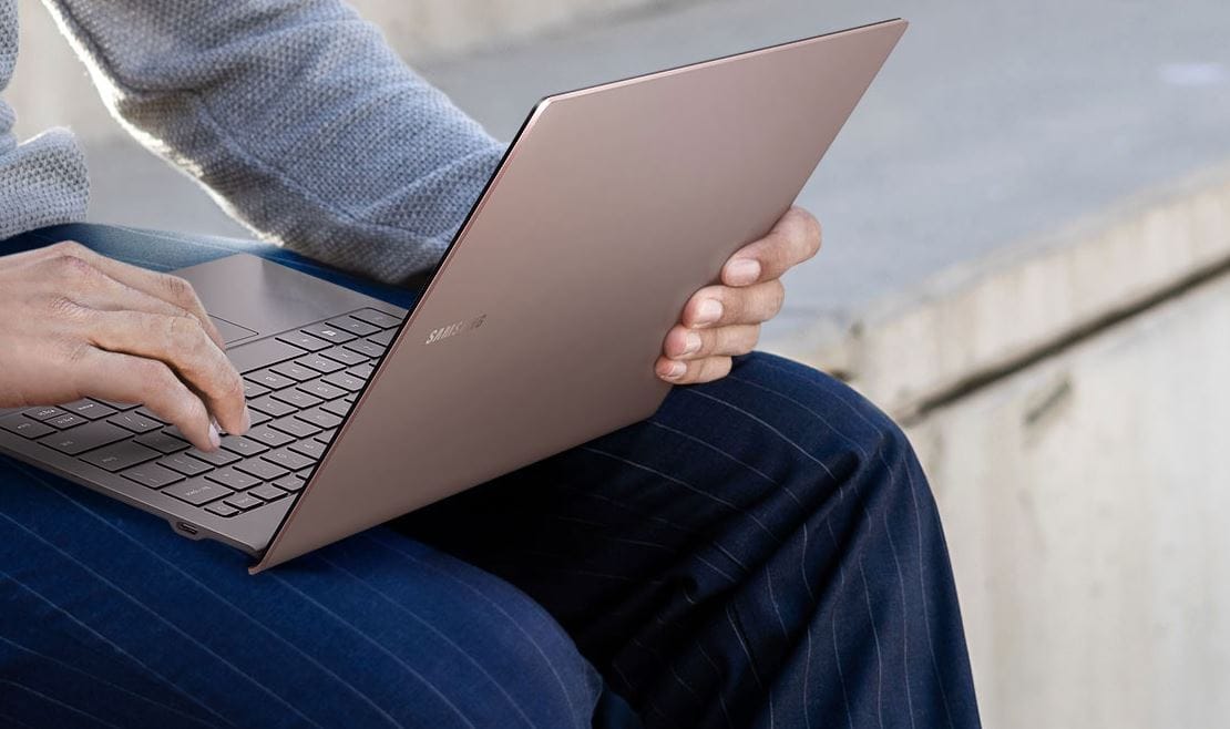 23 óráig működni képes laptopot villantott a Samsung