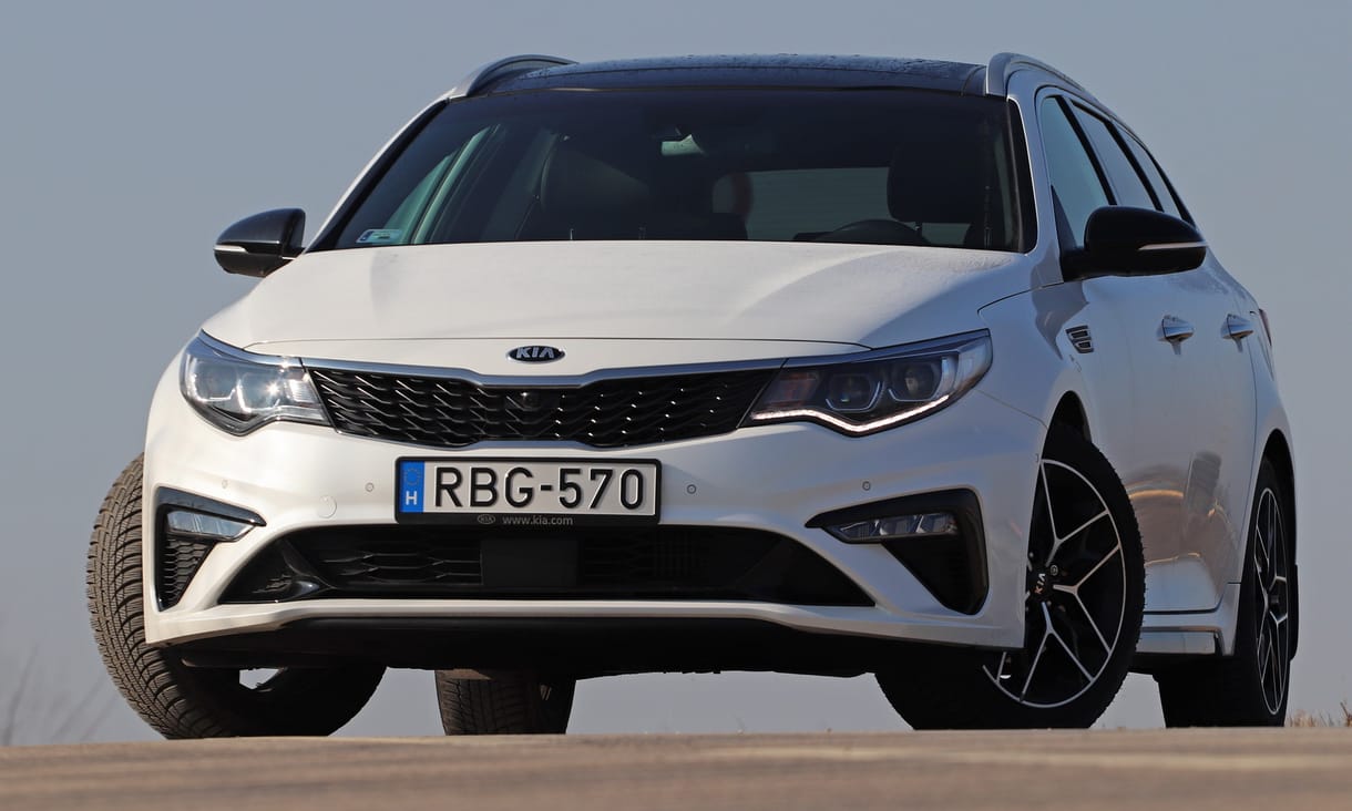 Pucc nincs, parádé van: mennyire optimális családi kombi a Kia Optima?