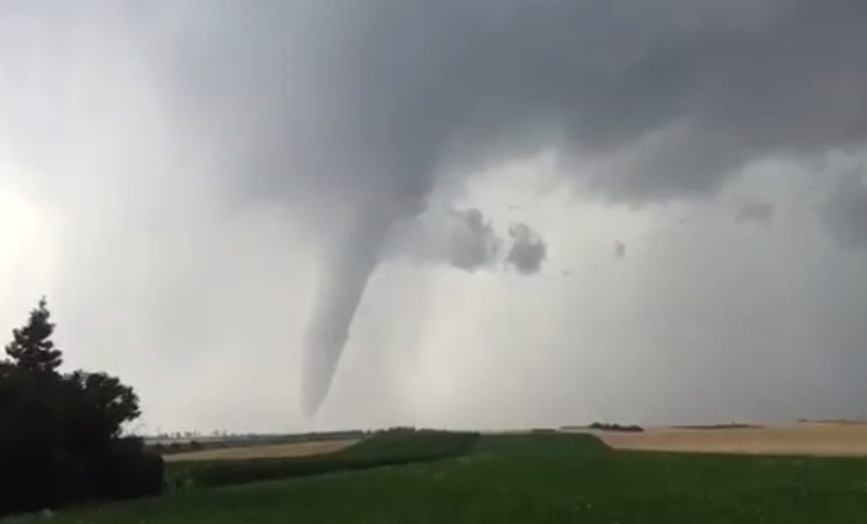 Durva vihar söpört át Bécsen, tornádót is láttak – videó
