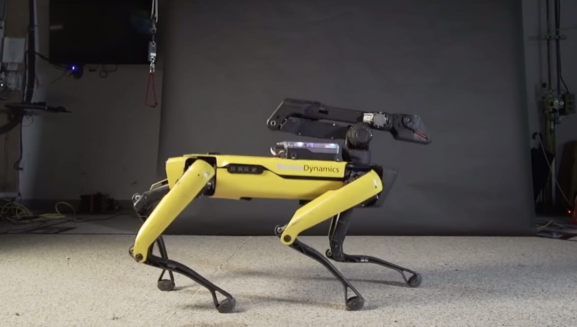 Megint eladhatják a Boston Dynamicsot, új tulajdonoshoz kerülhet a legismertebb robotkutya fejlesztése