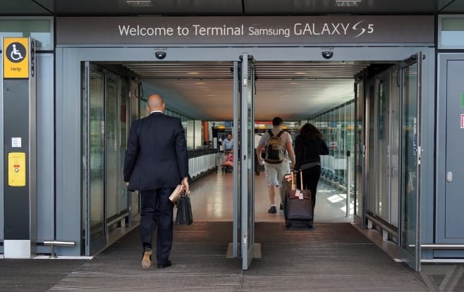 Vicces: így trollkodott bele a Microsoft a Samsung kampányába