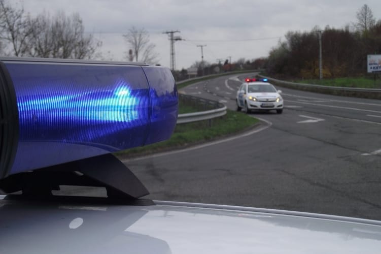 Jutalmat kapott három rendőr, mert nem hagyták magukat lefizetni
